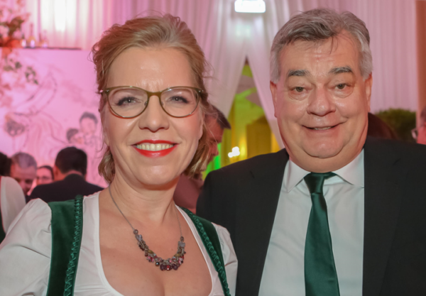 Leonore Gewessler (Grüne) mit Grünen-Chef Werner Kogler