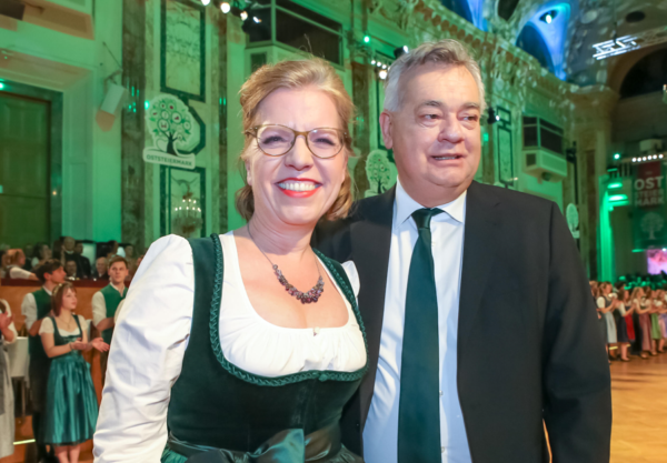 Klima- und Energie-Ministerin Leonore Gewessler (Grüne) mit Werner Kogler