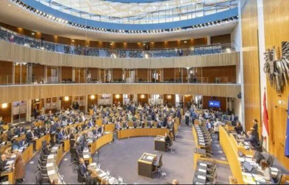 Parlament-APA