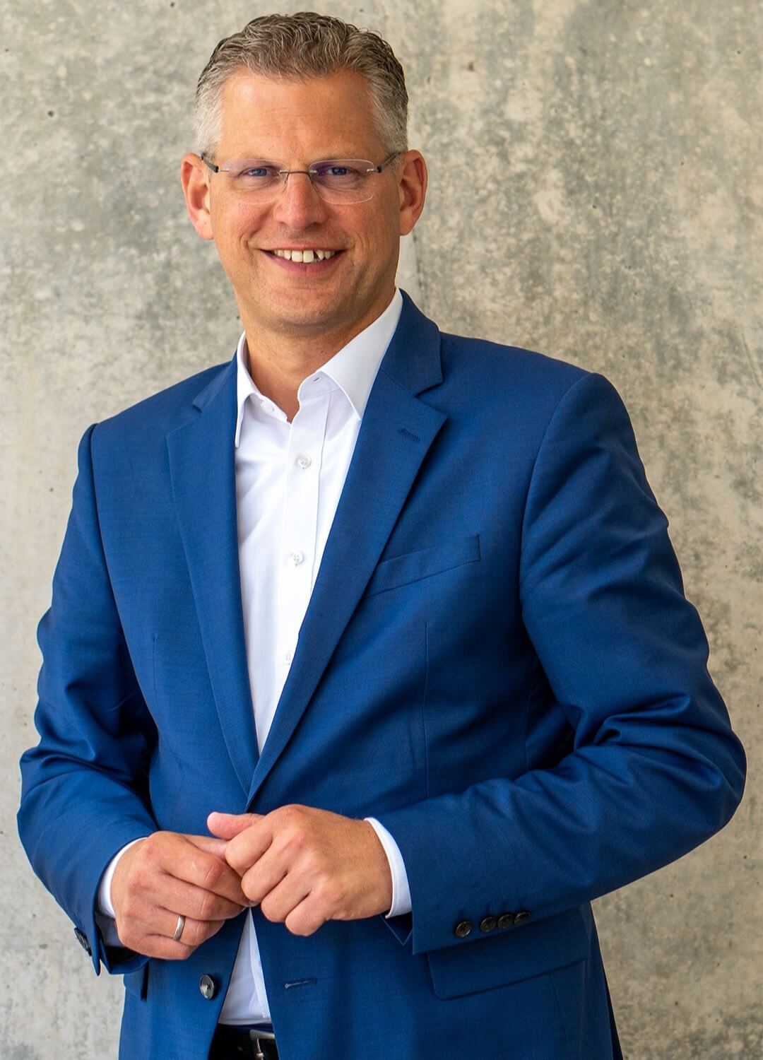 Grundwissen über Fundi-Ideologie: CDU-Abgeordneter De Vries schaltet den deutschen Verfassungsschutz ein.